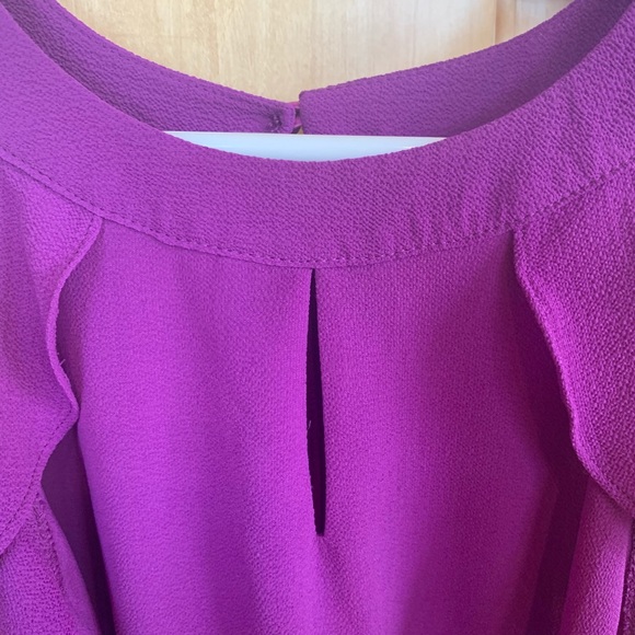 Beautiful purple sleeveless top - Picture 2 of 5